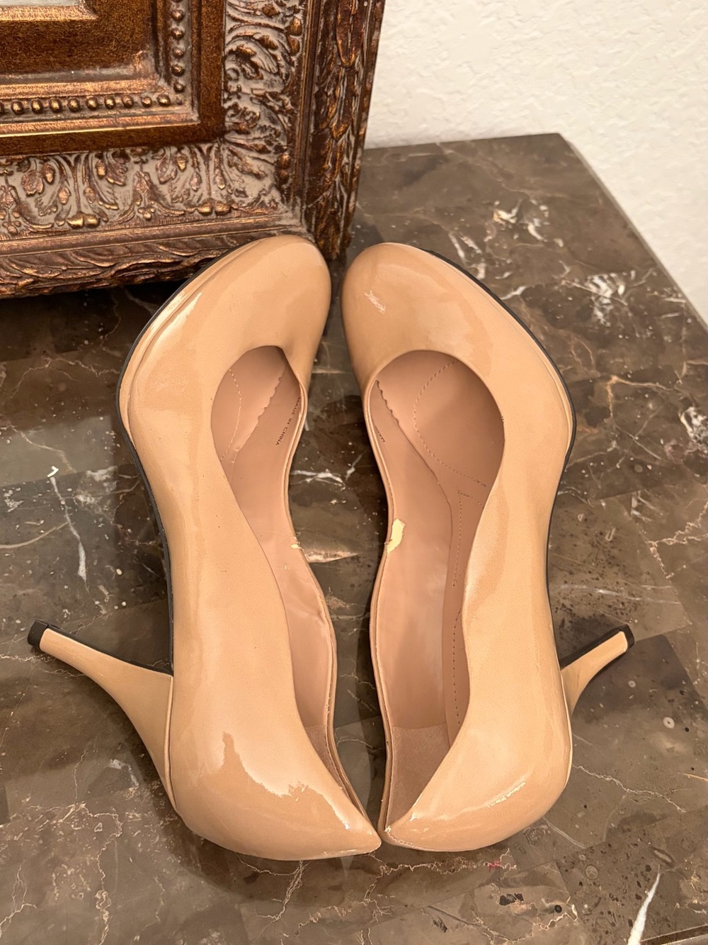 Tahari Pumps Women's Colette Medium Buttercup Patent Heels Size 9M - Picture 5 of 13